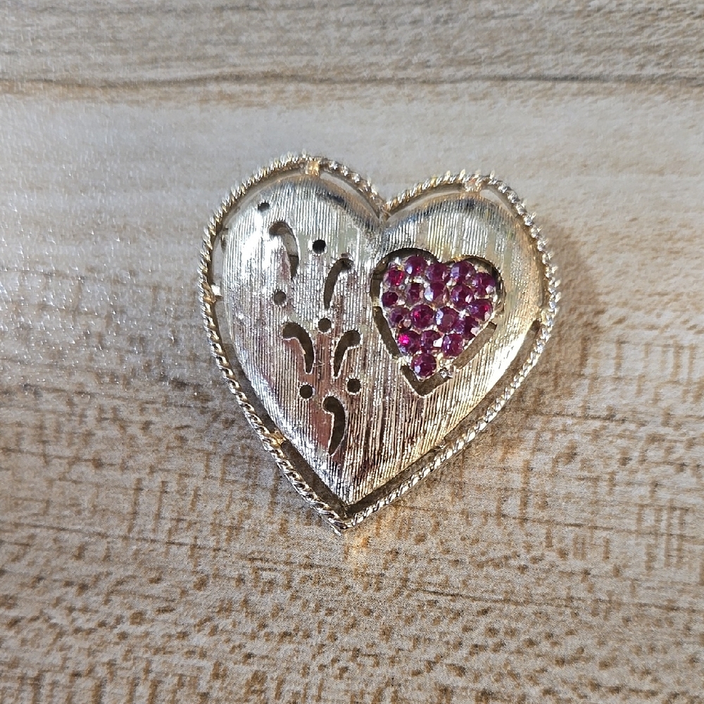 Vintage 90s 80s Brushed Gold Heart Brooch with Red Rhinestone Accents